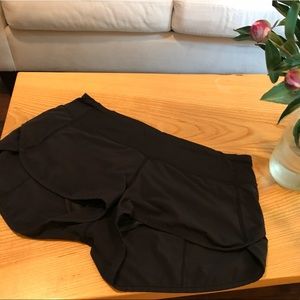 Lululemon Black Speed Short Sz 6